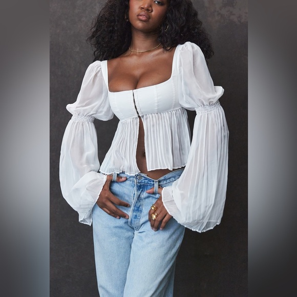 House of CB Lucie White Pleated Top - Picture 3 of 7